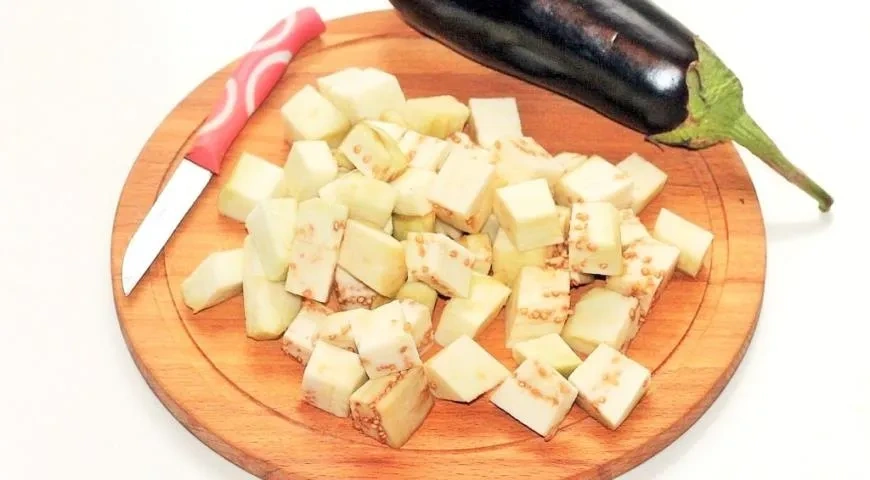 Сочные котлеты из баклажанов: шаг 1