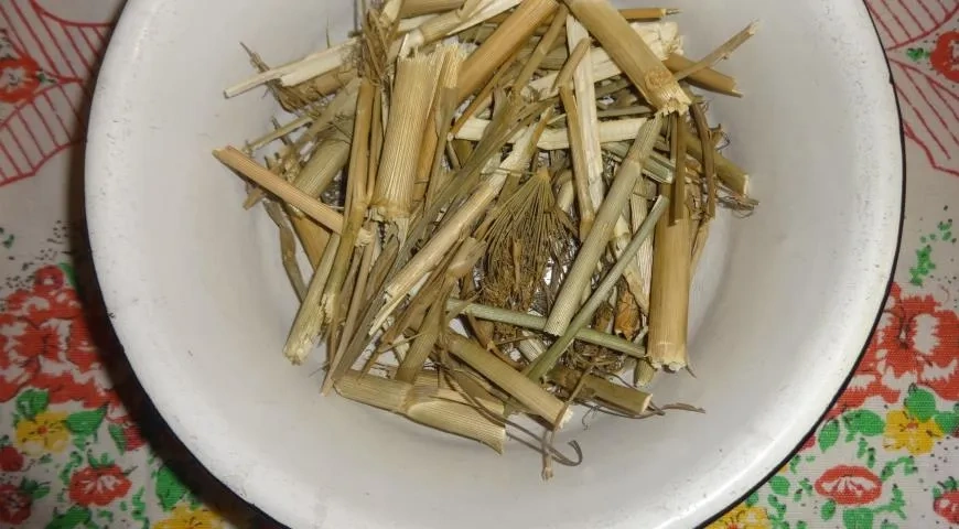 Солёные зелёные помидоры с острой начинкой: шаг 1