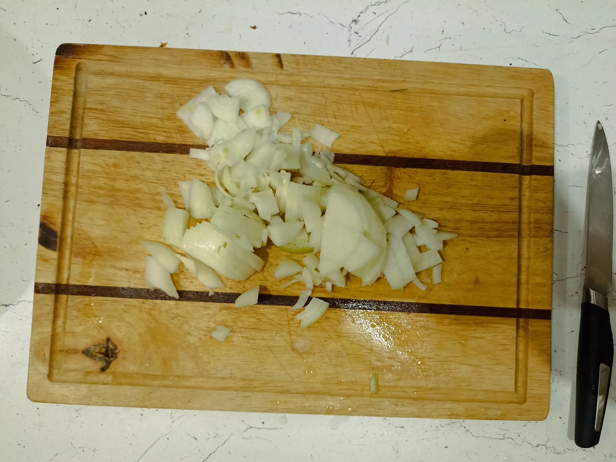 Шаг 1: Сосиски, тушенные с овощами