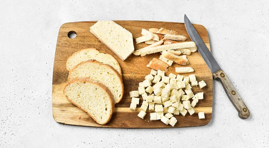 Сухарики для «Цезаря»: шаг 1