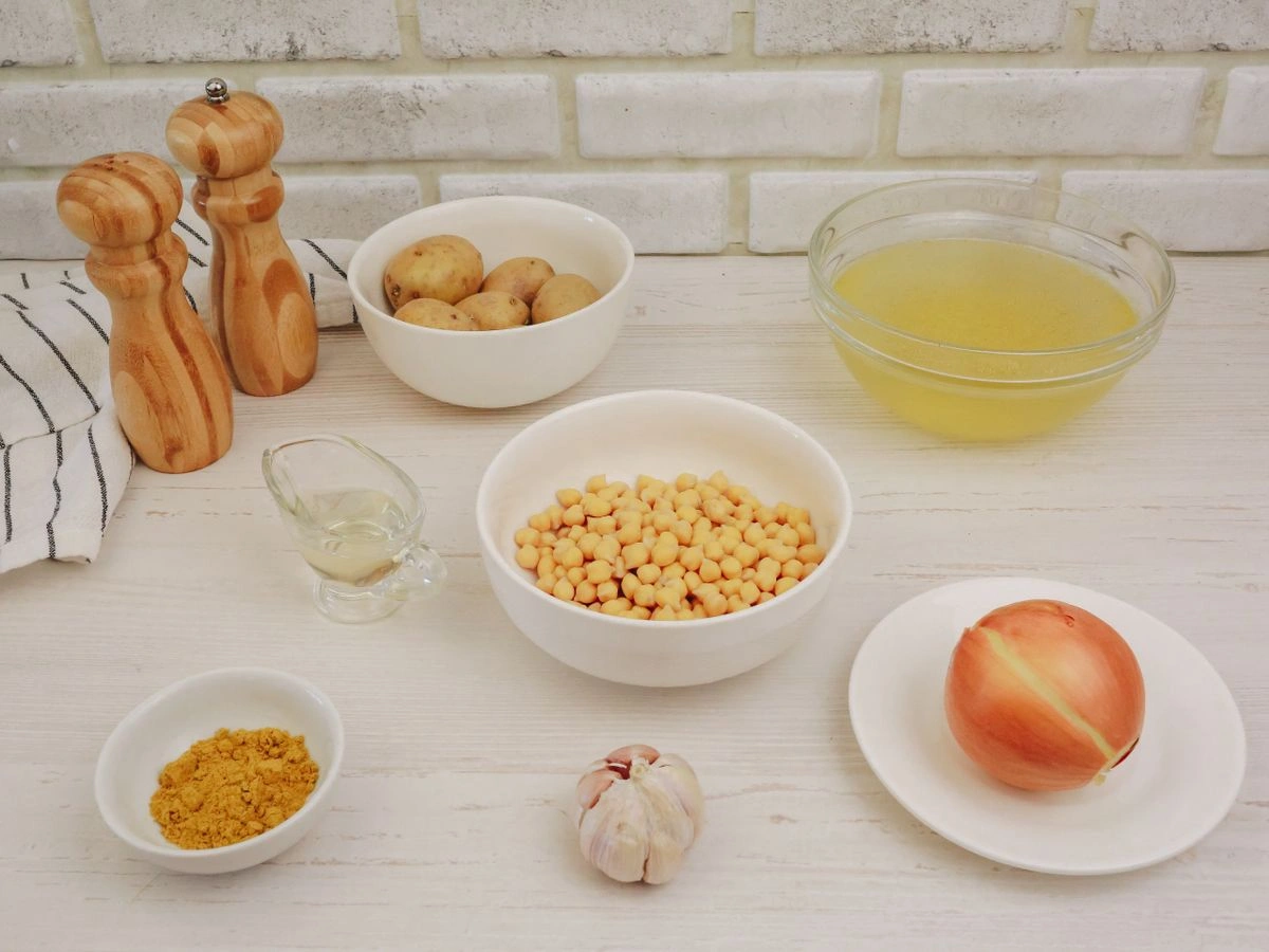 Шаг 1: Суп-пюре с нутом и карри