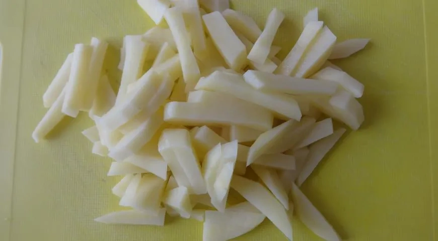 Суп с кабачками и фрикадельками: шаг 1