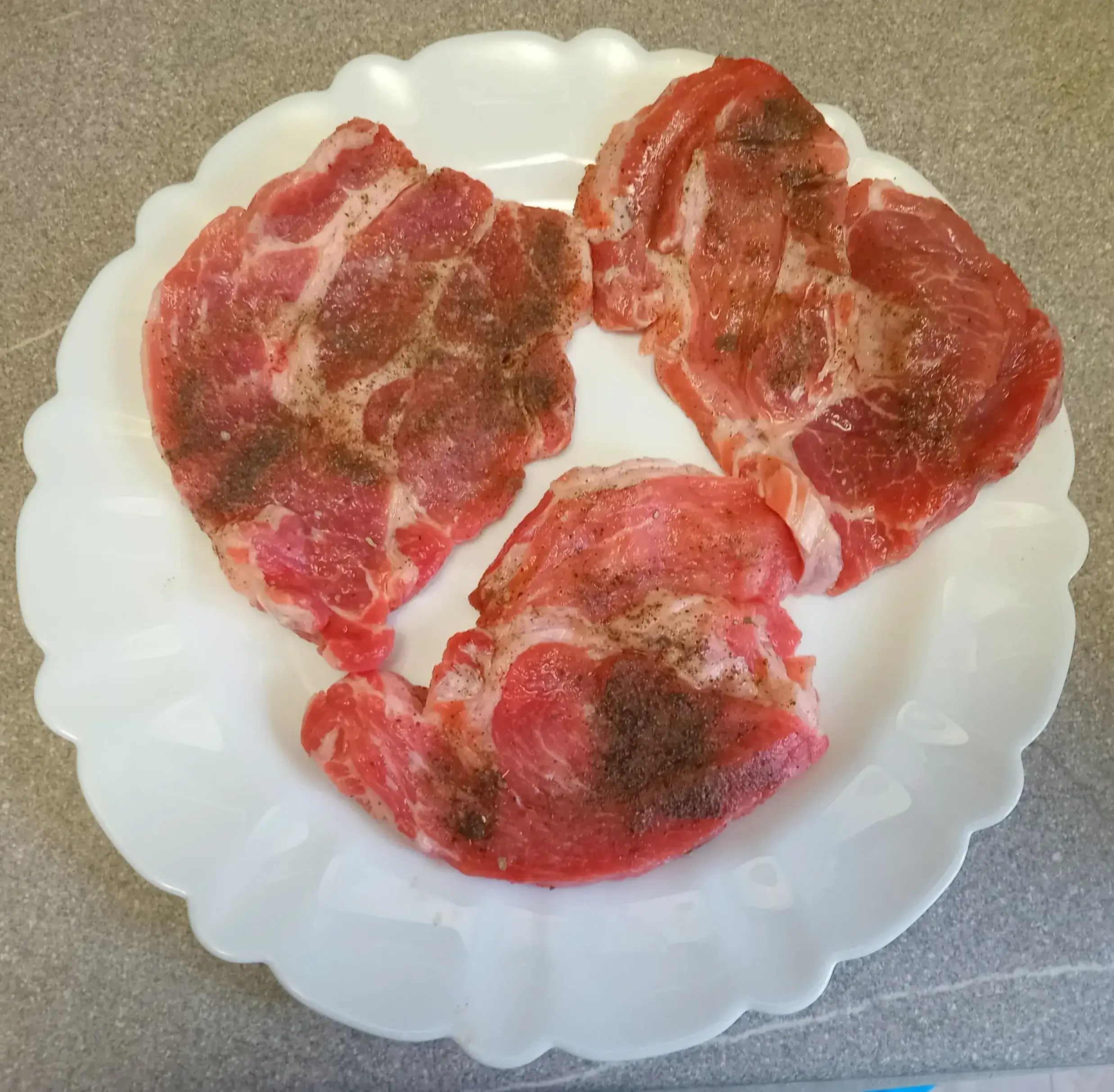 Свиной шницель под ананасами с сыром: шаг 1