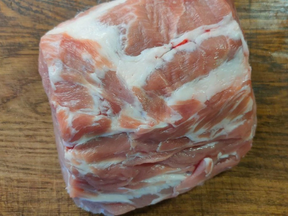 Шаг 1: Свиные отбивные в яйце