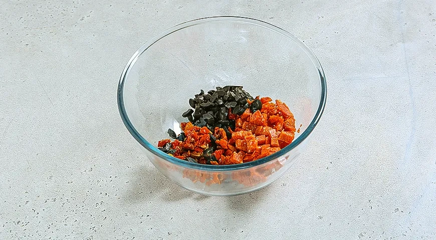 Сырная намазка «Шар-пицца»: шаг 1