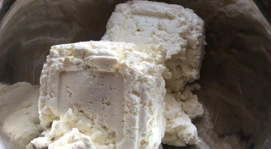 Сырники с желтками: шаг 1