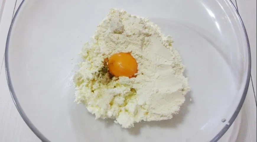 Сырники а-ля хачапури: шаг 1