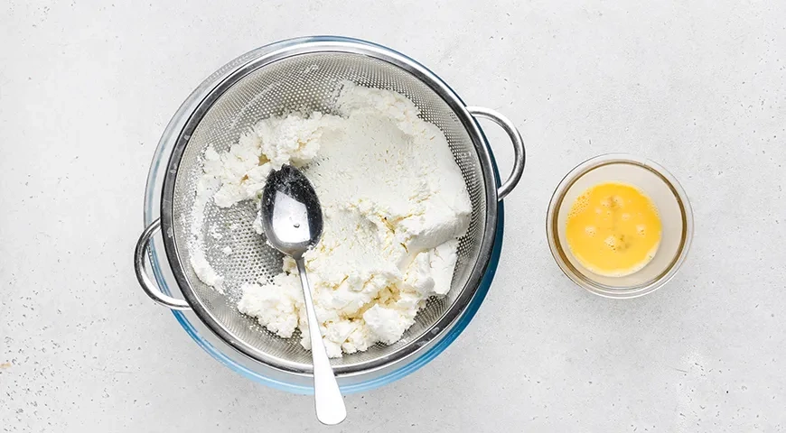 Сырники по ГОСТу: шаг 1