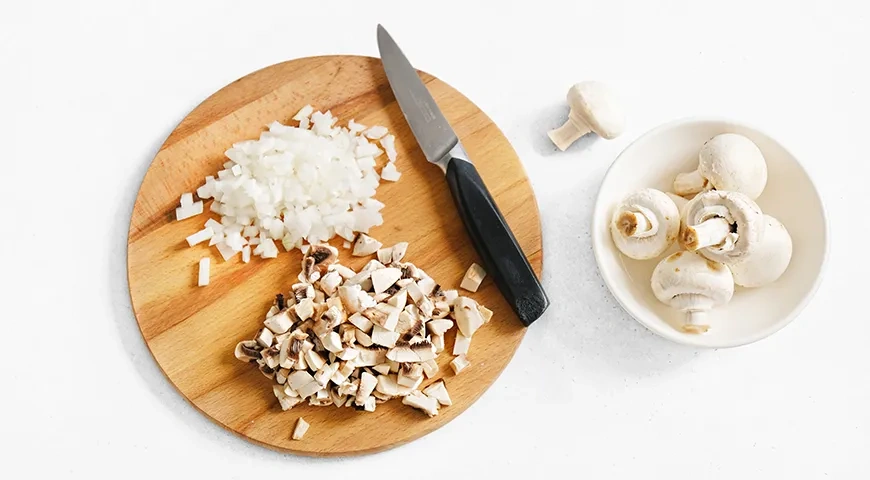 Сырники с грибами: шаг 1