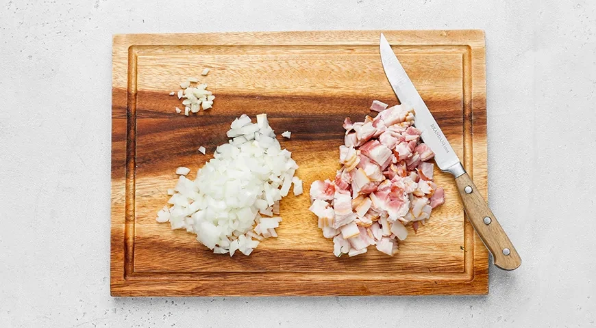 Сырный крем-суп с беконом: шаг 1