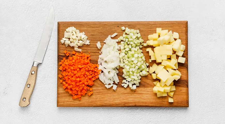 Сырный суп с ветчиной и беконом: шаг 1