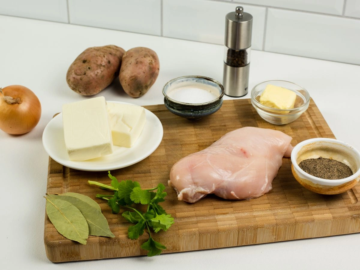 Шаг 1: Сырный суп по-французски с курицей