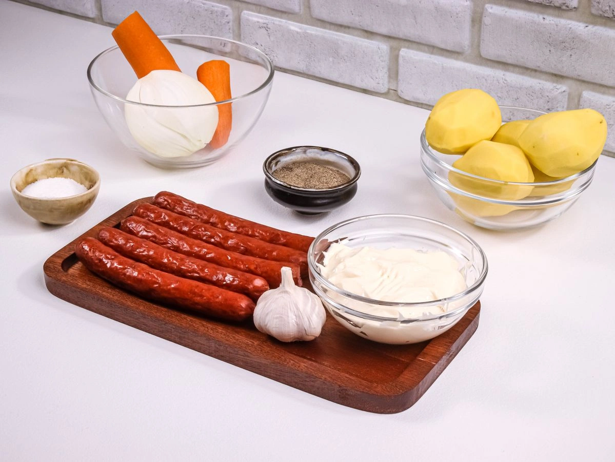 Шаг 1: Сырный суп с охотничьими колбасками