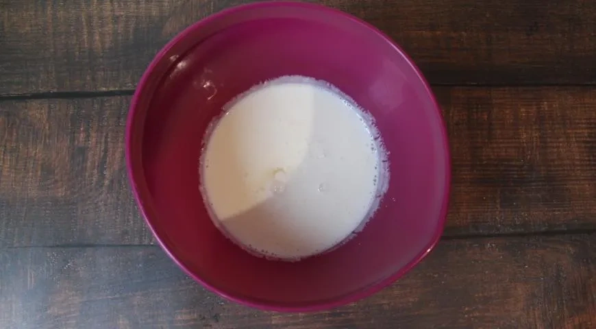 Универсальное тесто на кефире: шаг 1