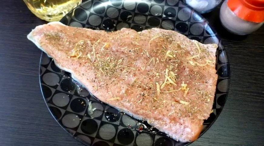 Томленая горбуша с клюквенным соусом: шаг 1