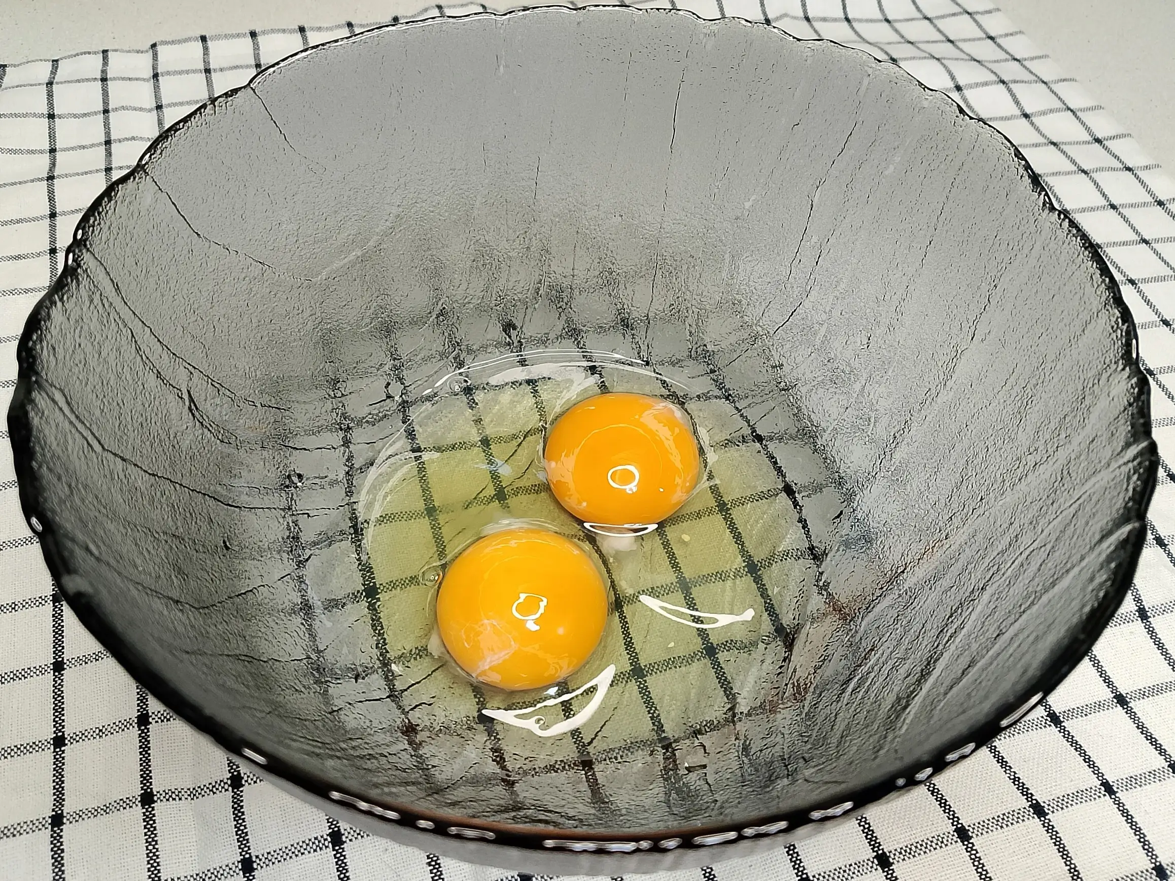 Шаг 1: Тонкие блинчики на йогурте