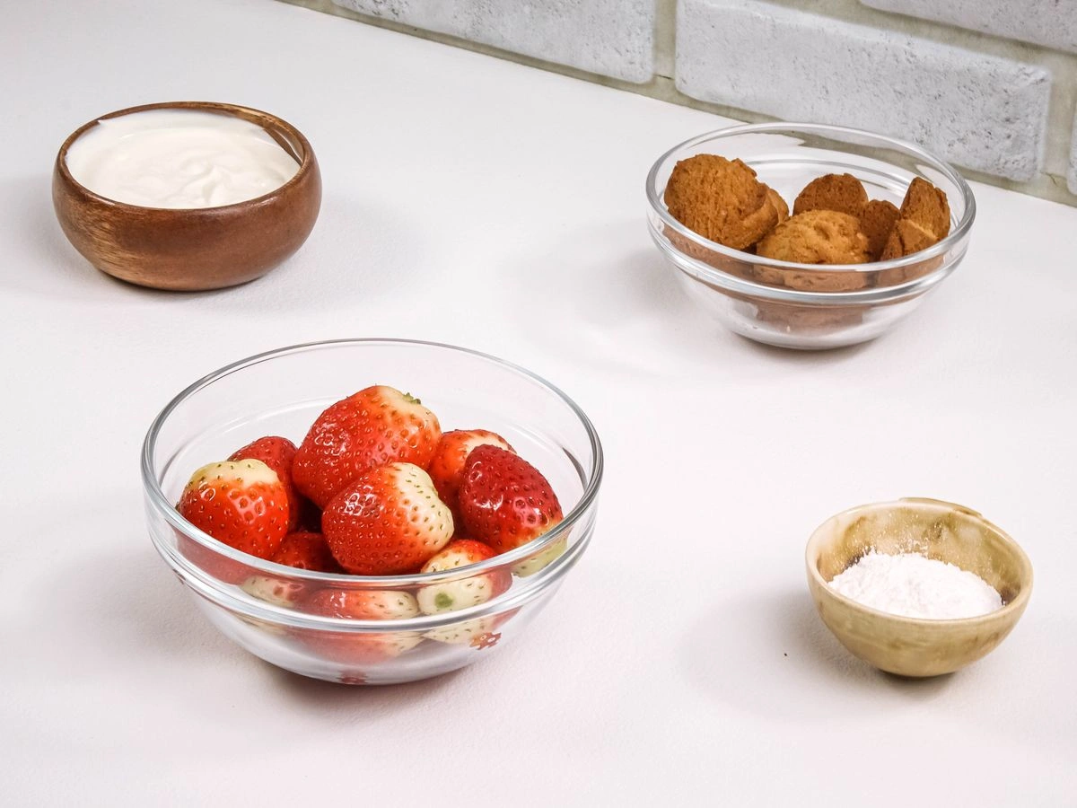 Шаг 1: Трайфл с клубникой