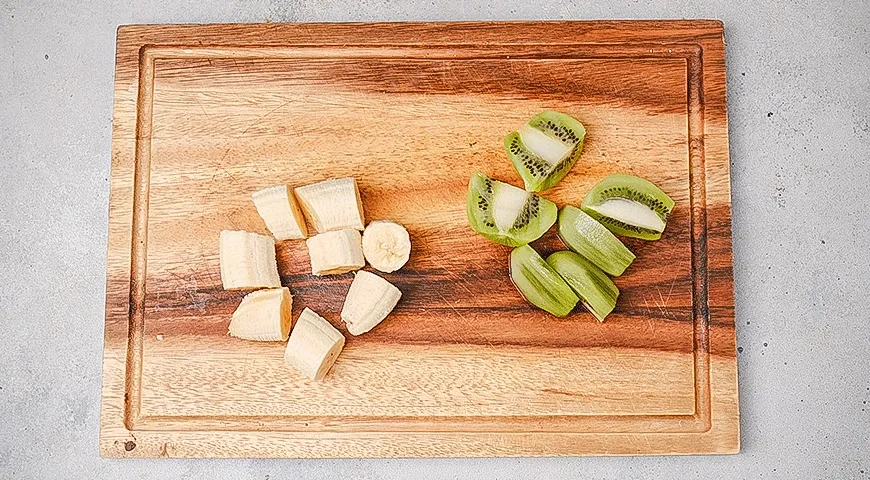 Тропический смузи-боул: шаг 1