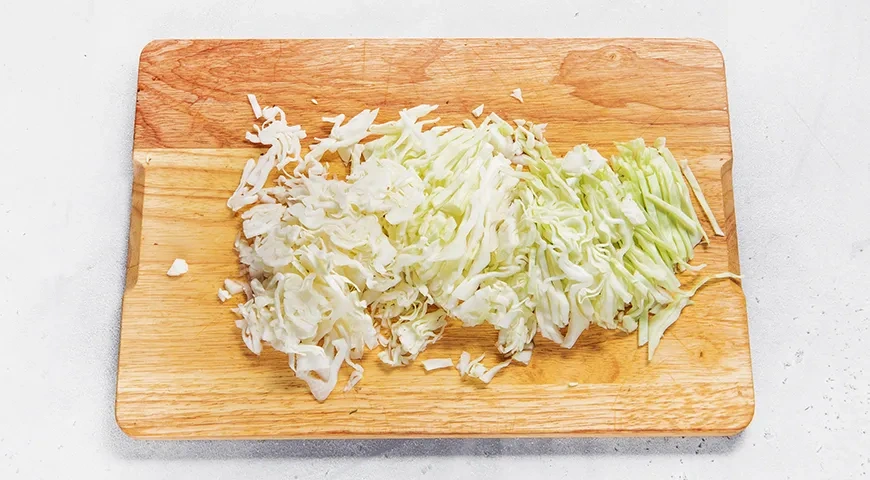 Тушенная капуста с шампиньонами: шаг 1