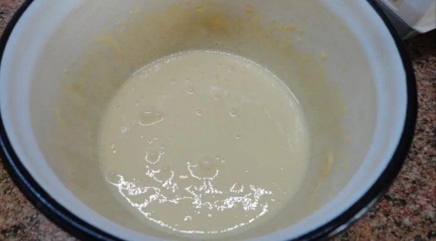 Творожно-ягодный пирог с меренгой: шаг 1