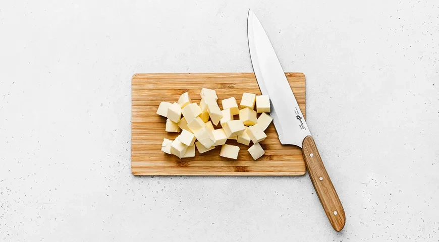 Творожное печенье с изюмом: шаг 1