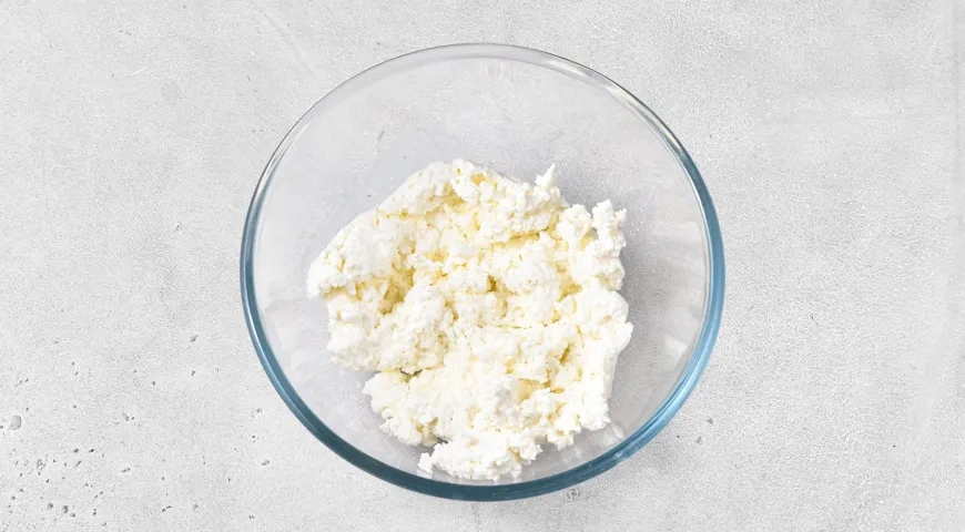 Творожные рогалики с яблоками: шаг 1