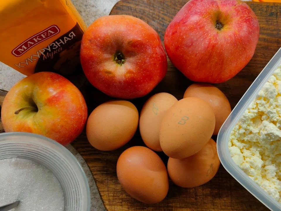 Шаг 1: Творожный пирог с яблоками