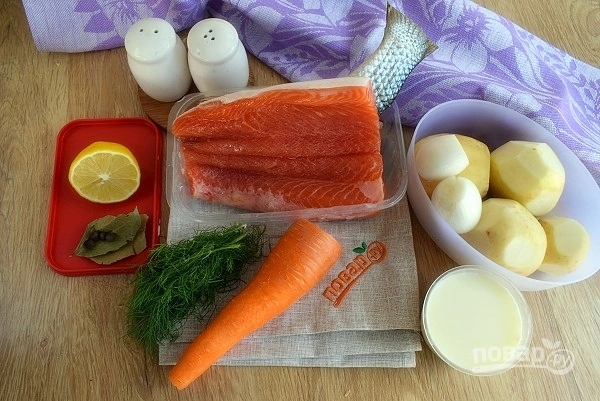 Шаг 1: Уха пофински со сливками с лососем