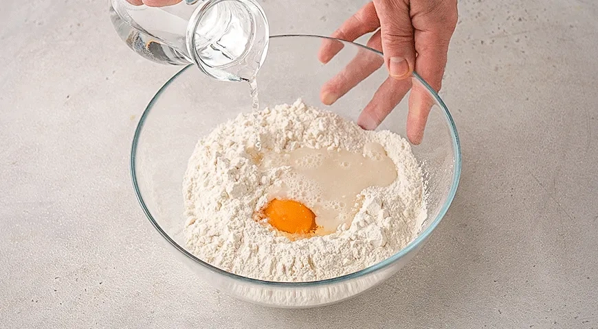 Вареники с творогом и сыром: шаг 1