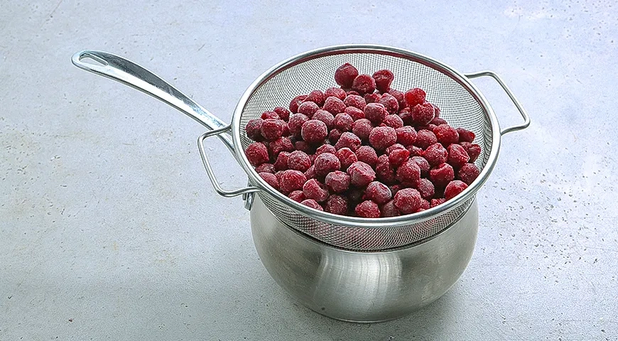 Вишневая настойка на водке и бренди: шаг 1