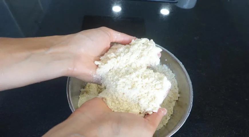 Вкуснейший пирог со сливами. Как приготовить галету со сливами?: шаг 1