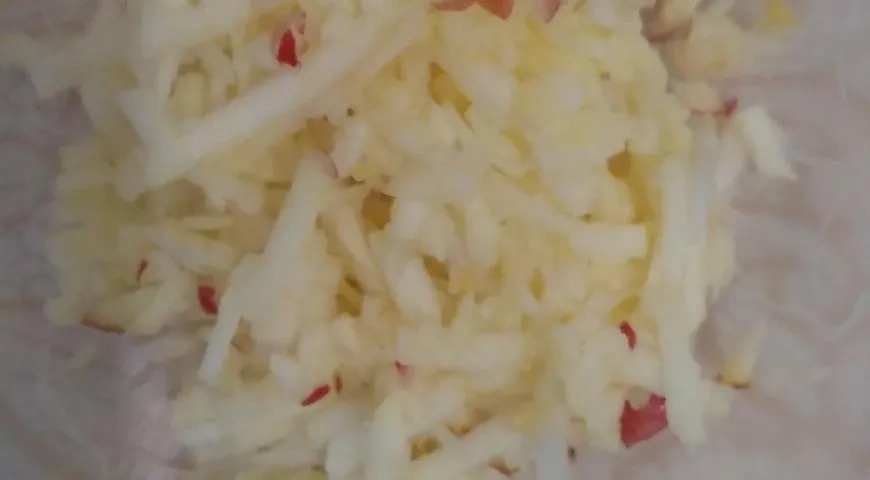 Яблочные "трубочки" с яблочный джемом с корицей Махеевъ к 8 Марта: шаг 1