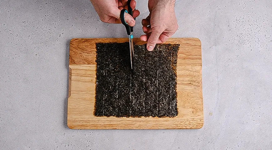 Японский рисовый сэндвич «Онигиразу» с сыром и ветчиной: шаг 1