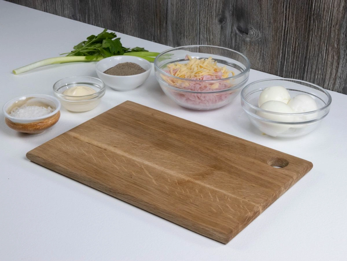 Шаг 1: Яйца, фаршированные ветчиной и сыром