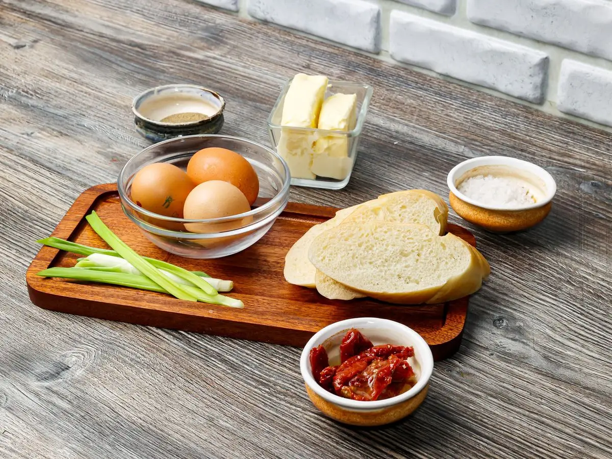 Шаг 1: Яйцо бенедикт на тосте