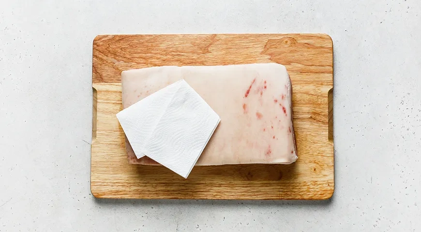 Запеченное сало в духовке: шаг 1