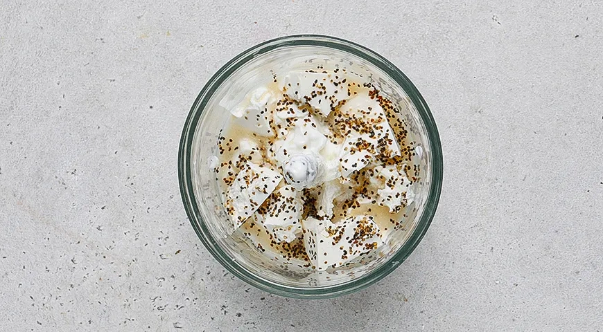 Зеленый салат с фрикадельками и брынзой: шаг 1