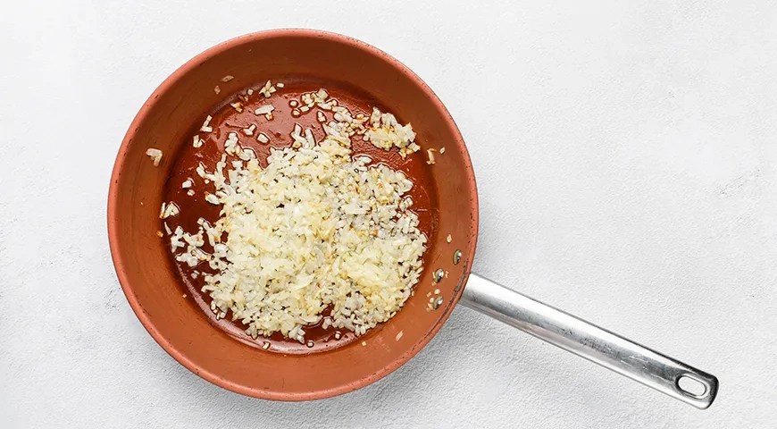 Жареная икра из свеклы на сковороде: шаг 1