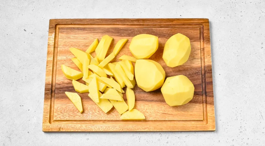 Жареная картошка с беконом и яйцом: шаг 1