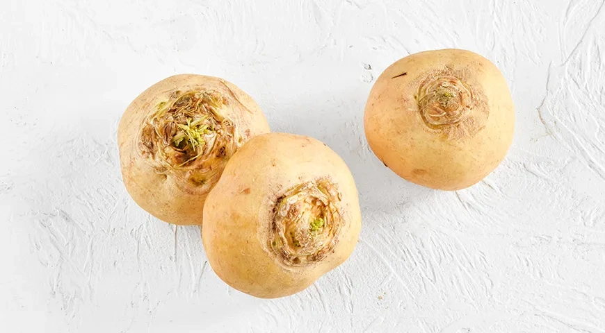 Жареная репа с луком: шаг 1