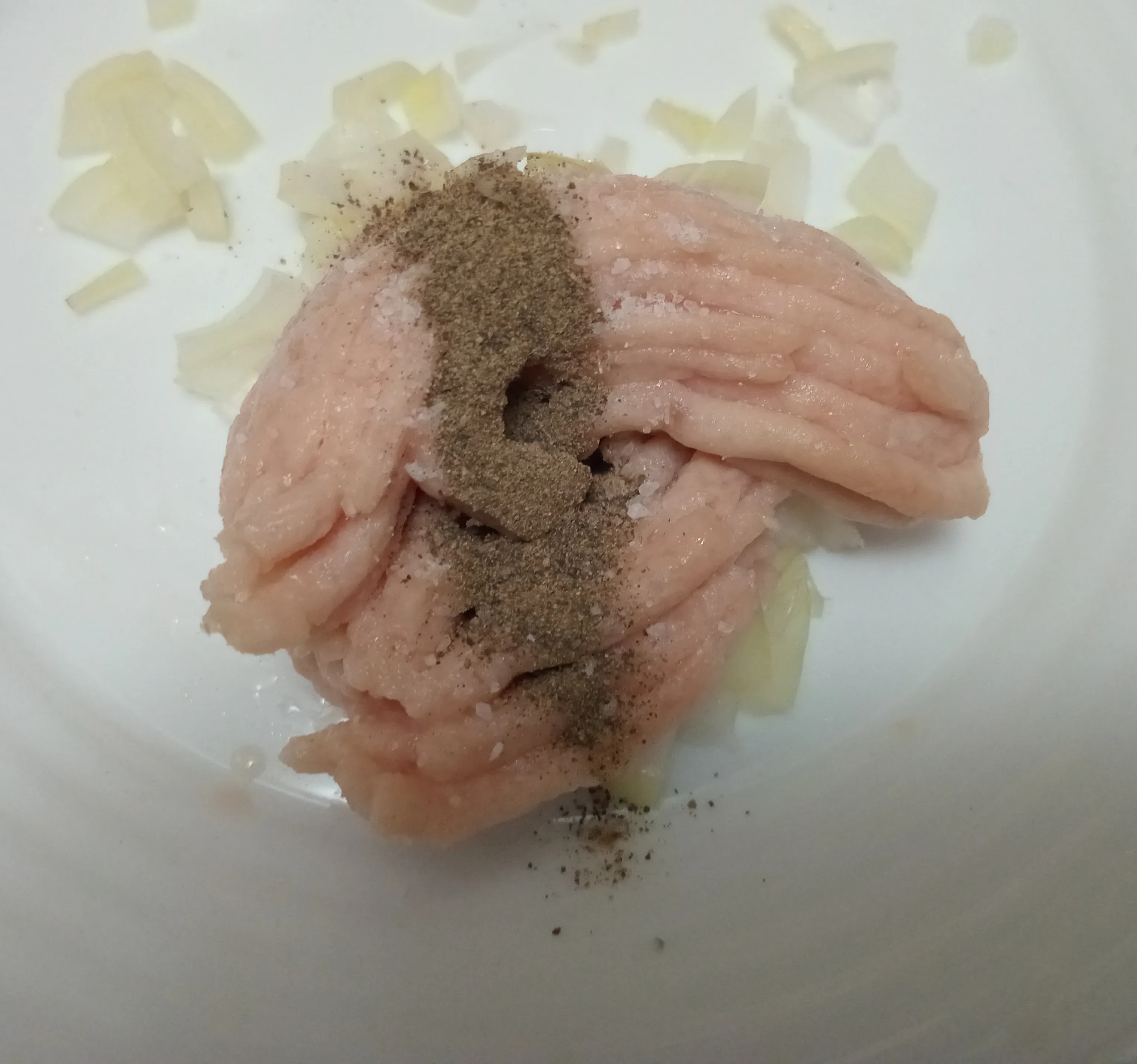 Жареные кабачки с куриным фаршем: шаг 1