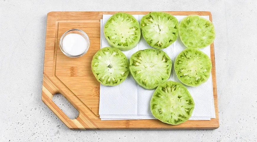 Жареные зеленые помидоры на сковороде: шаг 1