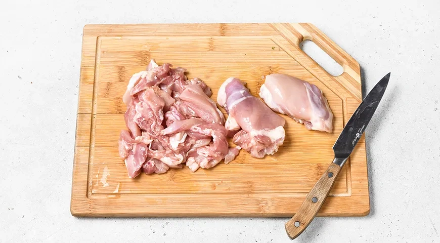 Жаркое из курицы с картошкой: шаг 1