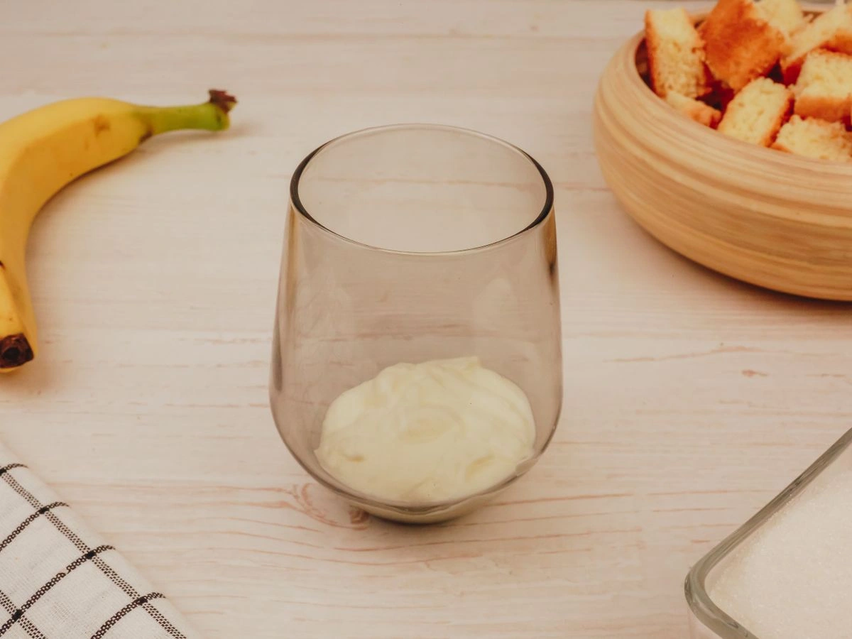 Шаг 10: Бисквит с творожным кремом и бананом