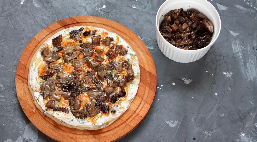 Блинный торт с курицей и грибами: шаг 10