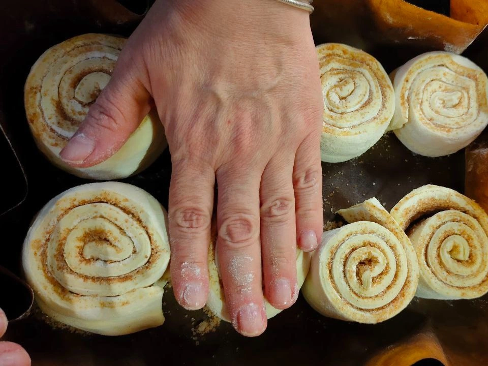 Шаг 10: Булочки с корицей "Ленивые синнабоны"