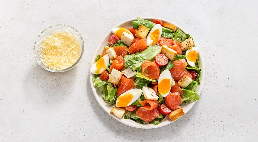 Цезарь с красной рыбой: шаг 10