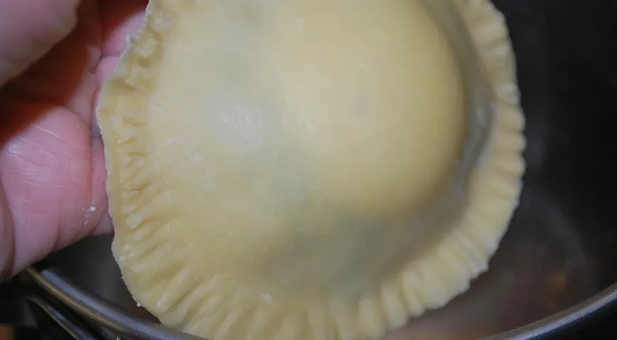 Гигантский равиоли с сюрпризом: шаг 10