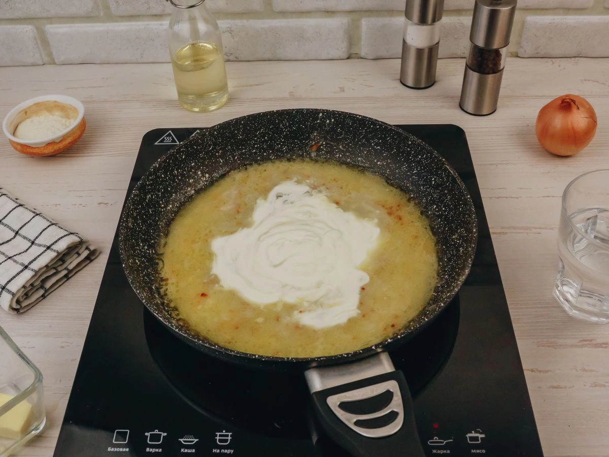 Шаг 10: Гречанники в сметанном соусе