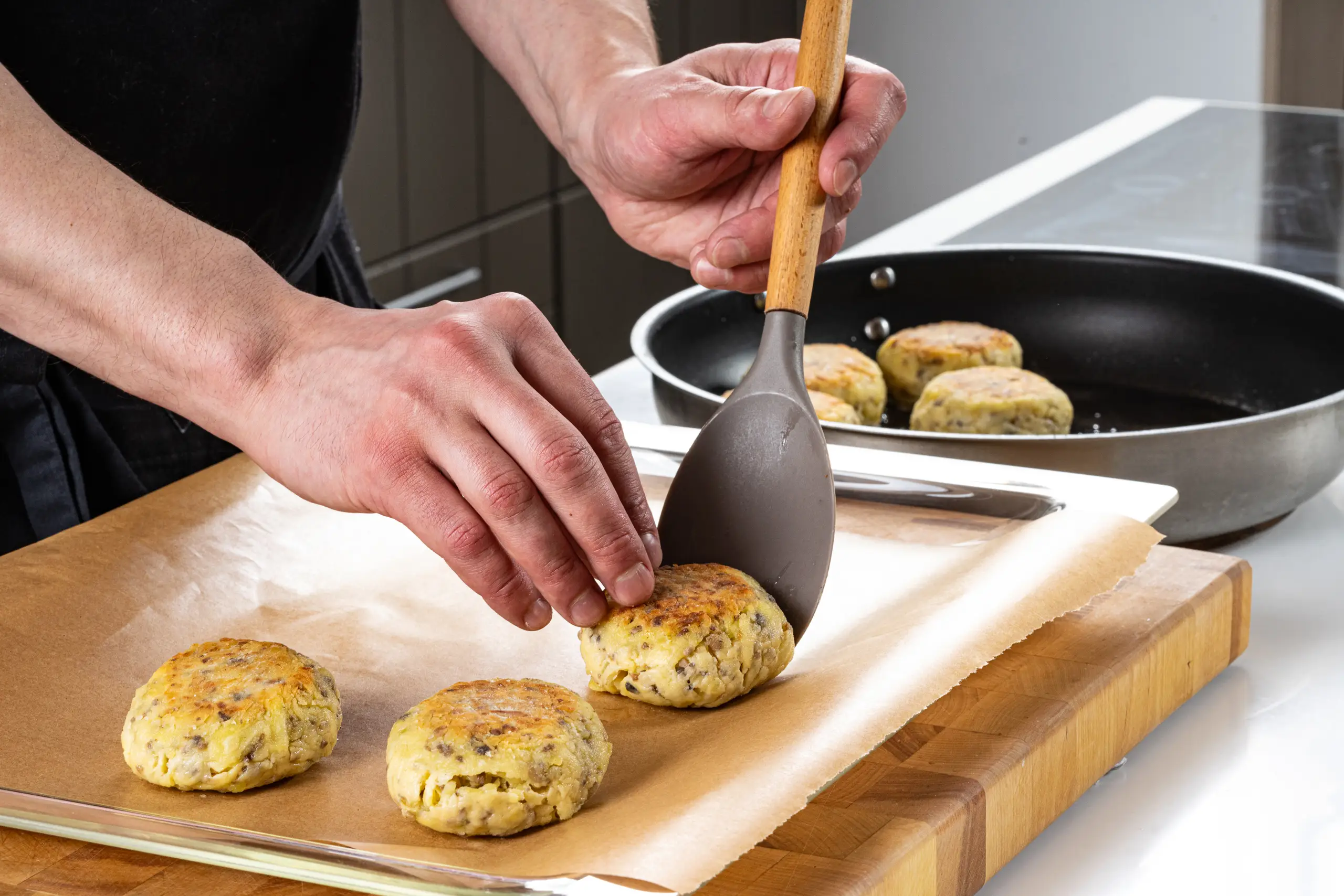 Шаг 10: Картофельные котлеты с грибами